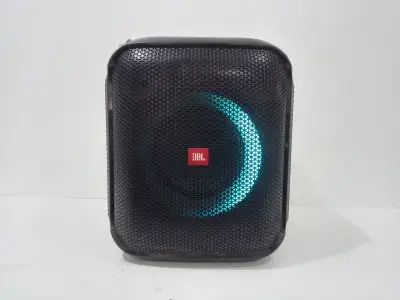 Parlante Portatil Marca Jbl Modelo Encore Usado Con Desgaste Con Cable Corriente Acc No Tiene