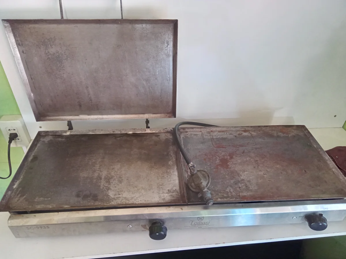 Foto 2 de Plancha Hamburguesera Marca Tomasi. Modelo S/M Usado En Buen Estado Acc No Tiene