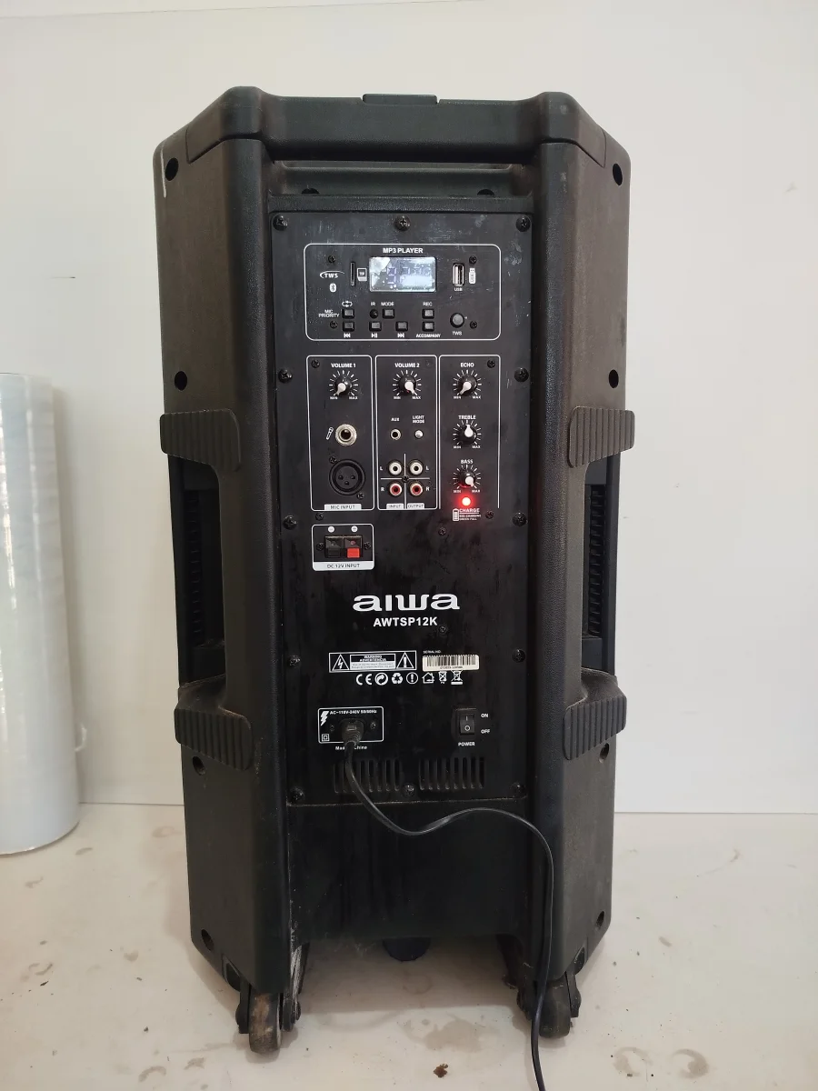 Foto 3 de Parlante Portatil Marca Aiwa Modelo Awtsp12k Acc Luces Manija Y Ruedas