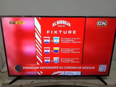 Televisor Led Smart De 43 '' Marca Samsung Modelo Un43tu7090g Con Control Usado Con Desgaste Acc PatitasAntena