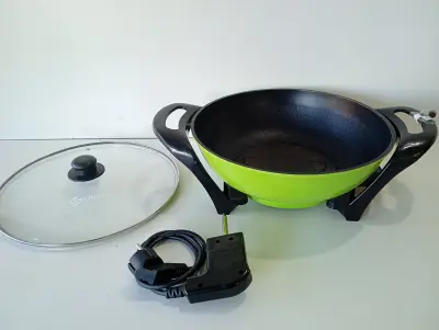 Olla Marca Utilux Modelo Elv819-04 Usado En Buen Estado Con No Tiene Tipo : Inducción Acc: Electrico