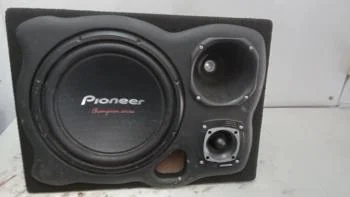Foto 2 de Caja C/ Parlantes Para Auto Nro Usado En Buen Estado Acc Woofer Pioneer De 12"1 Corneta1 Super Twister