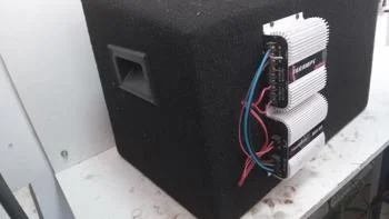Foto 3 de Caja C/ Parlantes Para Auto Nro Usado En Buen Estado Acc Woofer Pioneer De 12"1 Corneta1 Super Twister