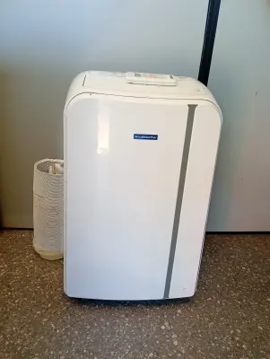 Aire Acondicionado Tipo Portatil Marca Goodweather Modelo Gw-12hrp Potencia Btu : 12.000 Con Control Usado En Buen Estado Acc: Caño Corrugado