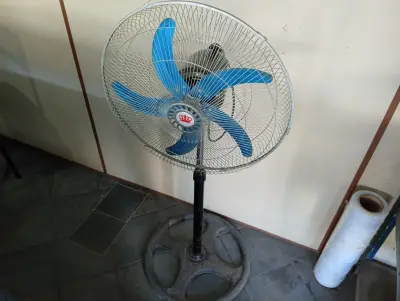 Ventilador 3 Velocidades Marca Bizantino Modelo No Tiene Usado En Buen Estado Acc No Tiene
