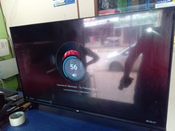 Televisor Led Smart De 43 '' Marca Win Modelo Win43fs Sin Control Usado En Buen Estado Acc Patitas