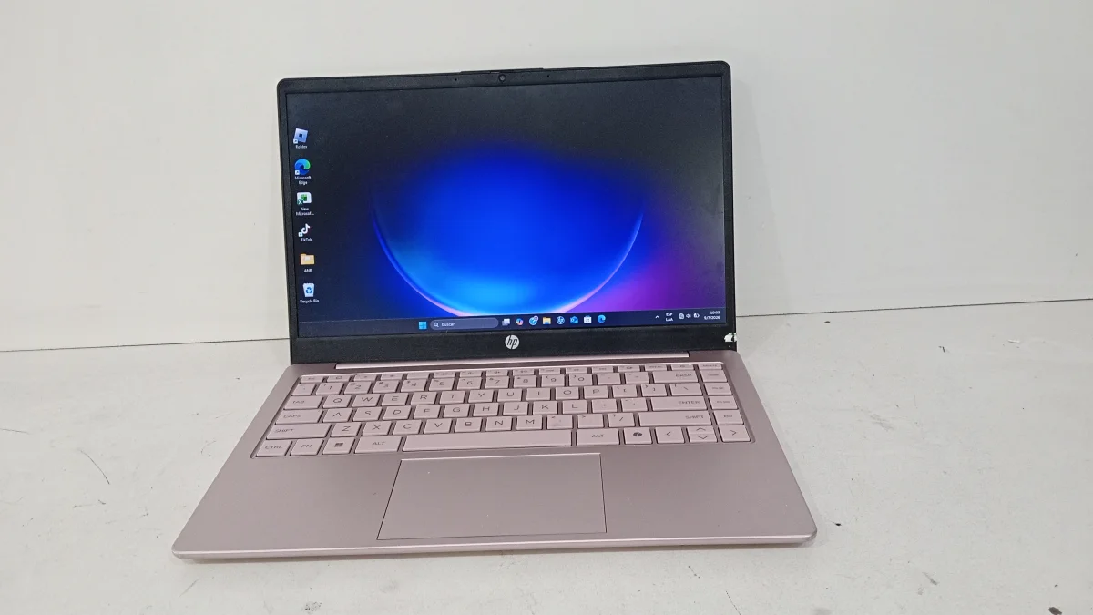 Notebook Marca Hp Modelo Hp14 Procesador Intel N150 Memoria Ram 4 Gb Disco Duro 128 Gb Generacion 5 Acc Con Estuche