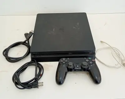 Juego Electronico Ps4 Marca Sony Modelo Cuh-2215b Disco Duro 1.000 Gb Con Control Sin Caja Usado Con Desgaste Acc Cable HdmiCable CargadorCable Power