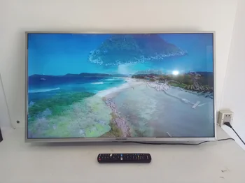 Foto 3 de Televisor Led Smart De 43 '' Marca Electrostar Modelo Es-Tl4304 Con Control Usado Con Desgaste Acc Con Soporte Para Pared4 Tornillos
