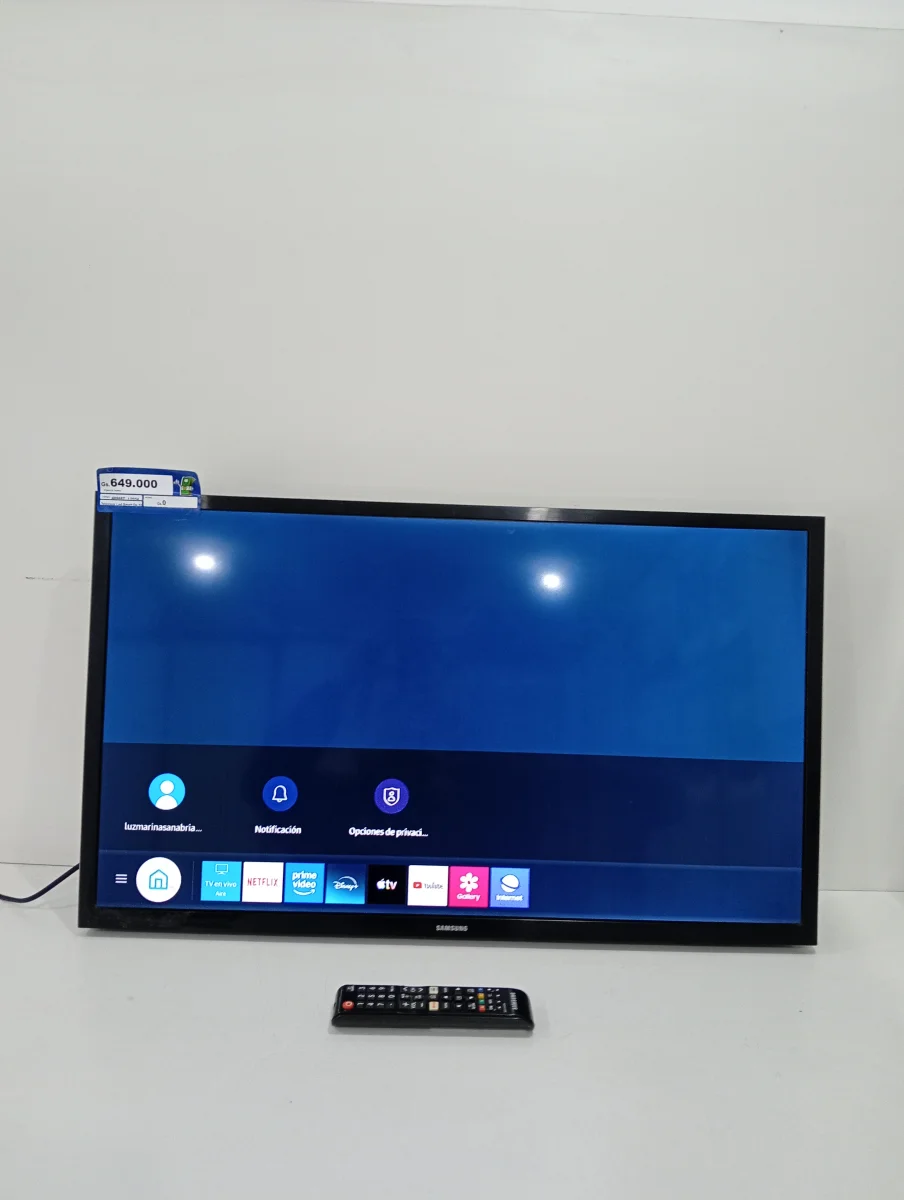 Foto 3 de Televisor Led Smart De 32 '' Marca Samgung Modelo Un32t4300ag Con Control Usado En Buen Estado Acc Cable CteControl