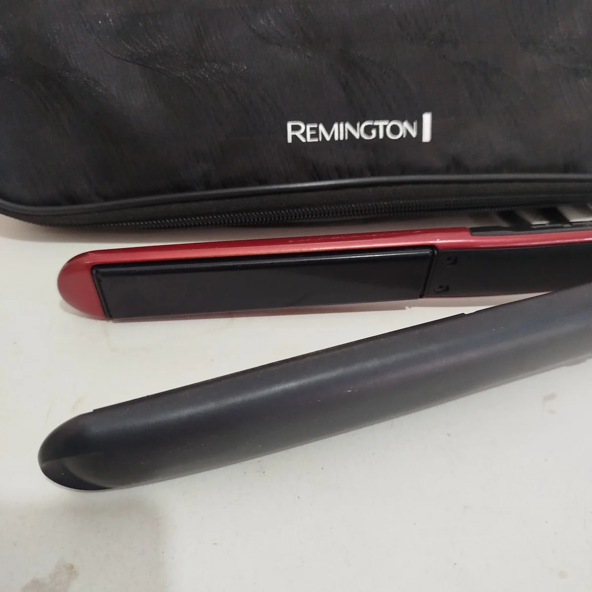 Foto 2 de Planchita Para Cabello Marca Remigton Modelo S9600 Usado En Buen Estado Acc Estuche