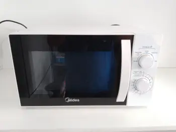 Microondas Marca Midea Modelo Mm720cj9 Usado En Buen Estado Acc Plato