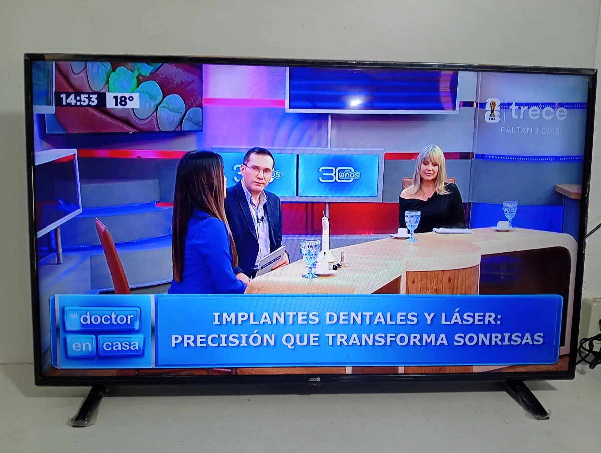 Televisor Led Smart De 43 '' Marca Jam Modelo Sk43e10 Con Control Usado En Buen Estado Acc PatitasUsbHdmi