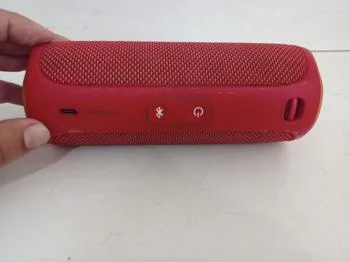 Foto 2 de Speaker Potencia Watts No Tiene Marca Jbl Sin Control Modelo Flip5 Usado Con Desgaste Sin Caja Acc No Tiene
