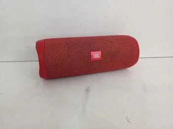 Foto 3 de Speaker Potencia Watts No Tiene Marca Jbl Sin Control Modelo Flip5 Usado Con Desgaste Sin Caja Acc No Tiene