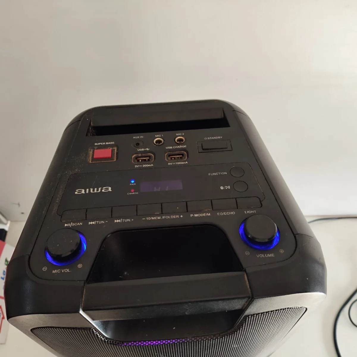 Foto 2 de Parlante Portatil Marca Aiwa Modelo Awpok6l Usado En Buen Estado Con No Tiene Acc Luces Led