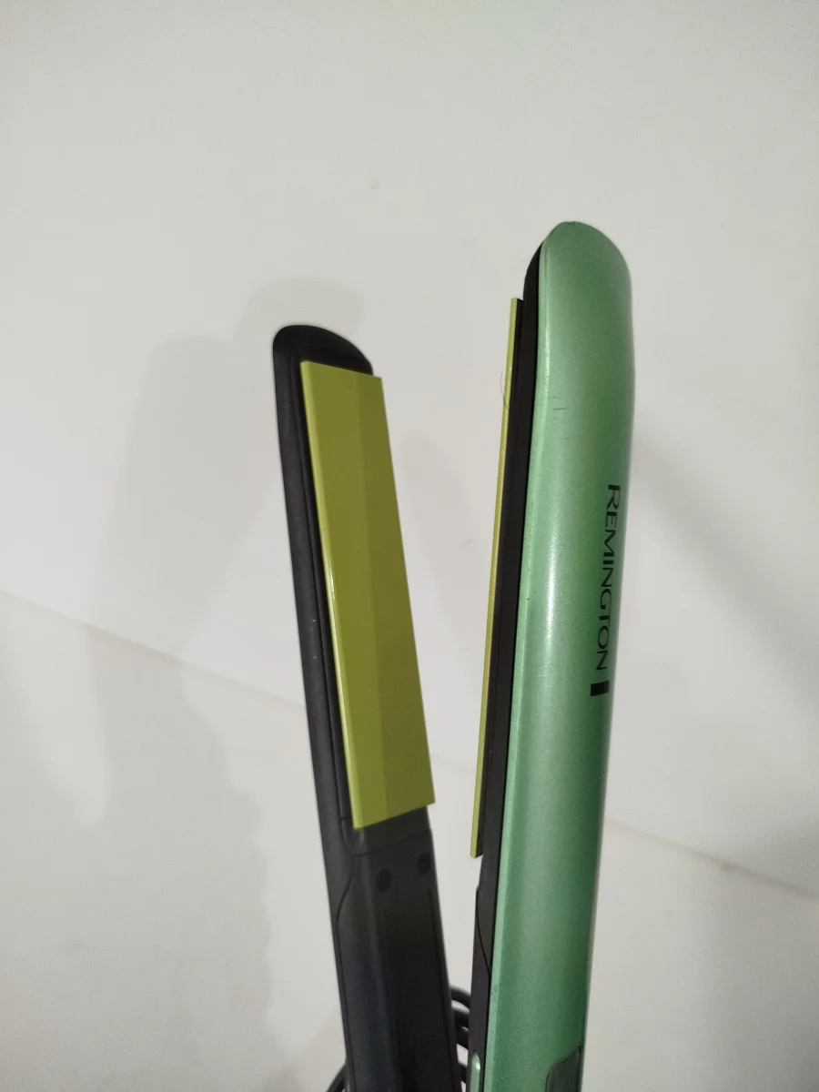 Foto 3 de Planchita Para Cabello Marca Remigton Modelo S9960 Usado En Buen Estado Acc No Tiene