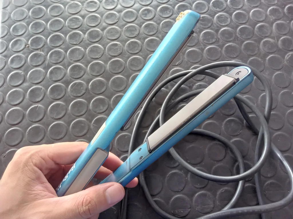Foto 2 de Planchita Para Cabello Marca Babyliss Modelo Bnt4081uz Usado En Buen Estado Acc No Tiene