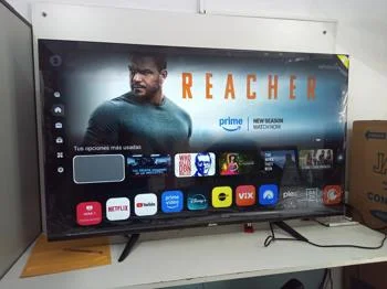 Foto 2 de Televisor Led Smart De 50 '' Marca Kolke Modelo Whaleos4k Uhd Con Control Usado En Buen Estado Acc Dos Patitas