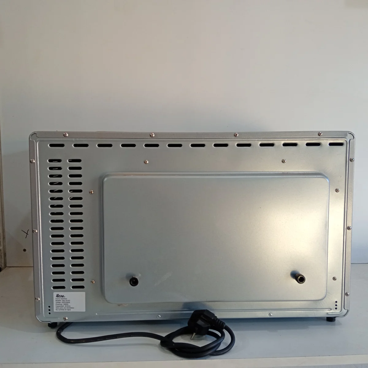 Foto 2 de Horno Marca Brisa Litros 45 Modelo Seq 10157 Usado Con Desgaste Acc Cab. Cte.