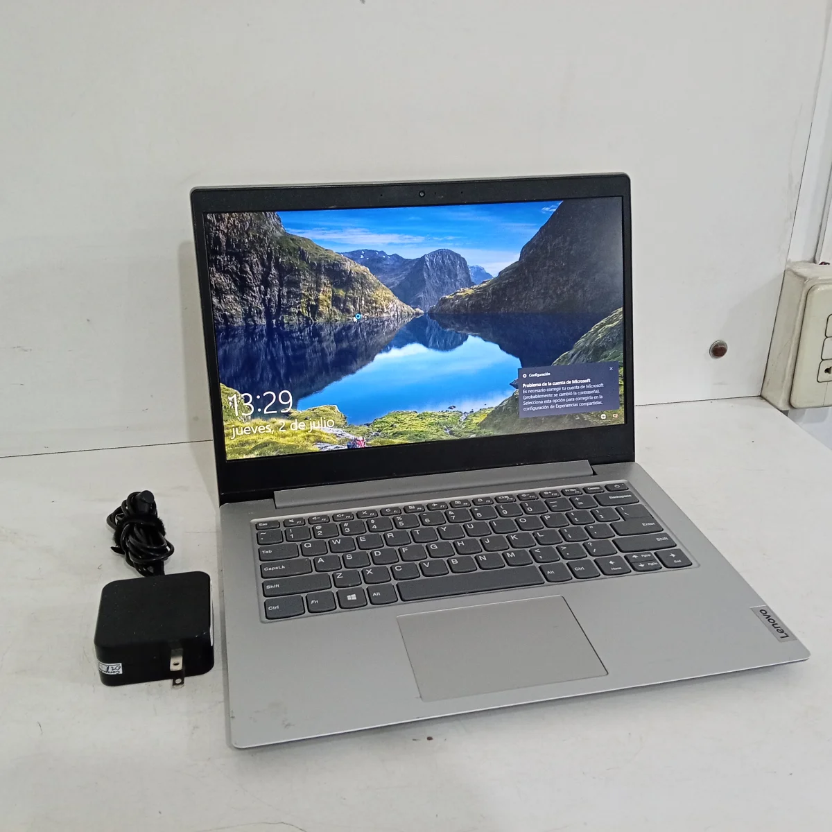Foto 2 de Notebook Marca Lenovo Modelo No Tiene Procesador Amd A6-922e Memoria Ram 4 Gb Disco Duro 80 Gb Generacion 9 Acc WebcamWifi Hdmi