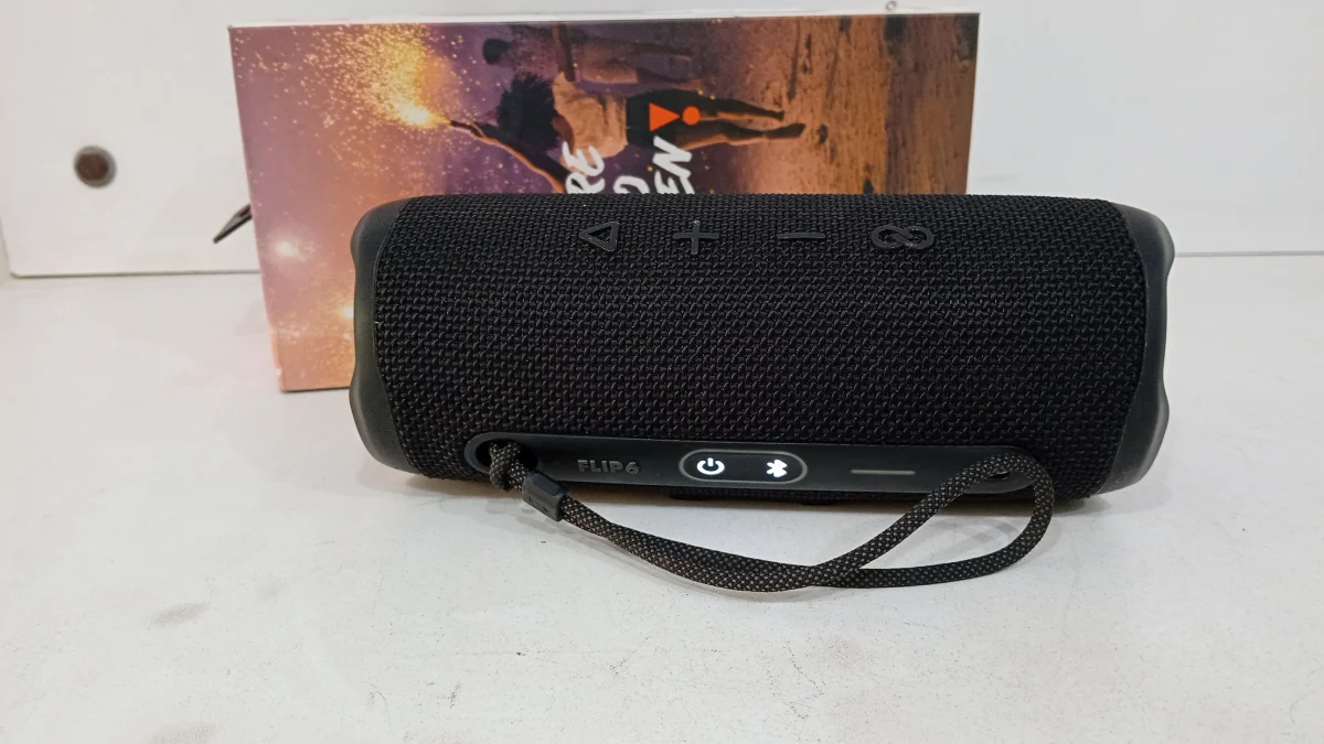 Foto 3 de Speaker Potencia Watts 30 Marca Jbl Sin Control Modelo Flip6 Nro Usado En Buen Estado Con Caja Acc No Tiene