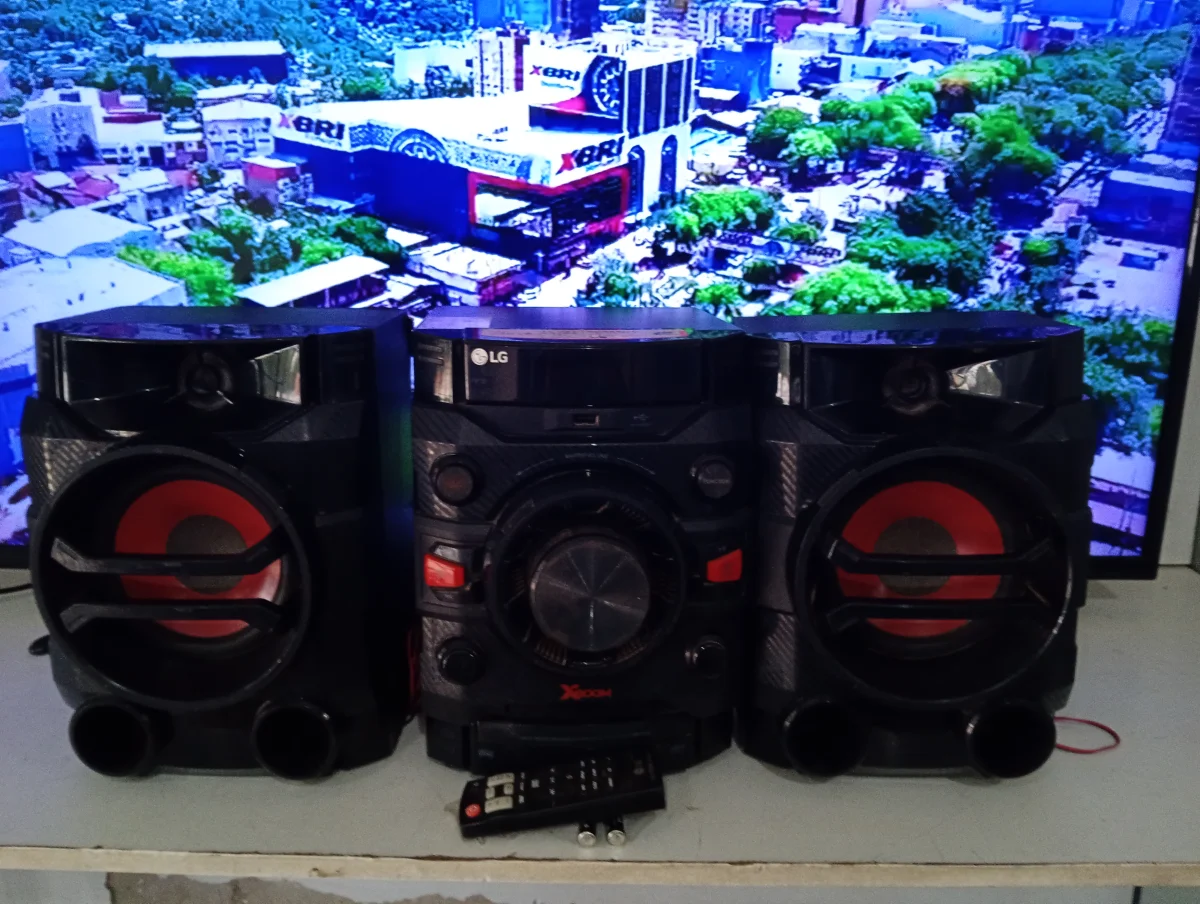 Equipo De Sonido Marca Lg Con Control Modelo Cm4360 Usado En Buen Estado Acc Control