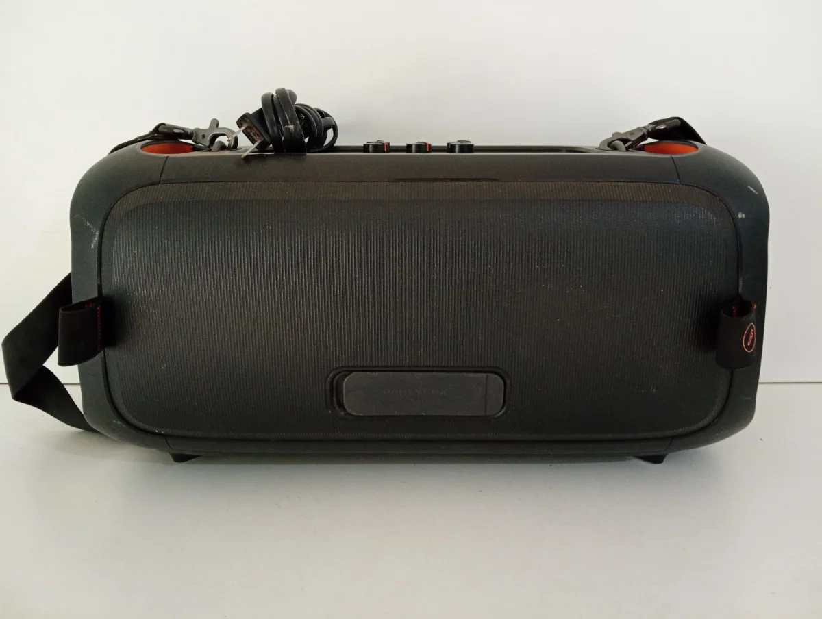 Foto 3 de Equipo De Sonido Marca Jbl Sin Control Modelo On--The-Go Usado En Buen Estado Acc Cinta Cable Power