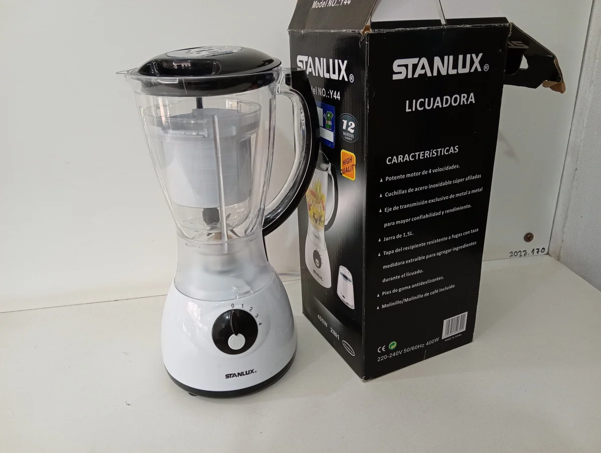 Foto 3 de Licuadora Marca Stanlux Modelo Y44 Velocidades Nuevo Sin Uso Acc No Tiene