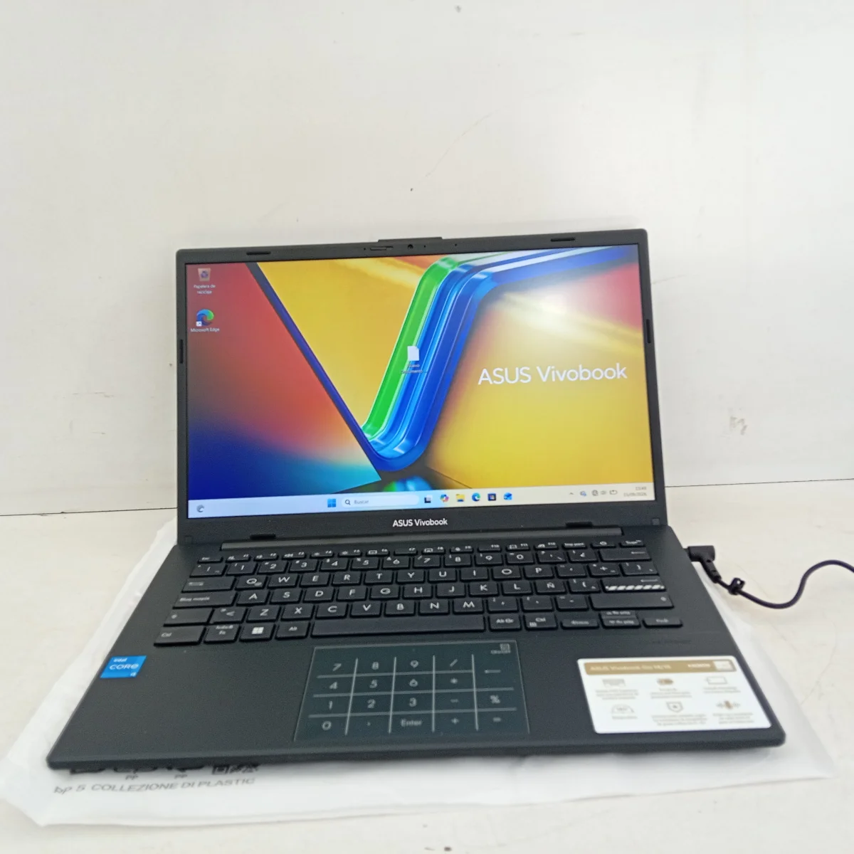 Notebook Marca Asus Modelo E1404g Procesador Corel I3 Memoria Ram 8 Gb Disco Duro 500 Gb Generacion 10 Acc Funda Blanca