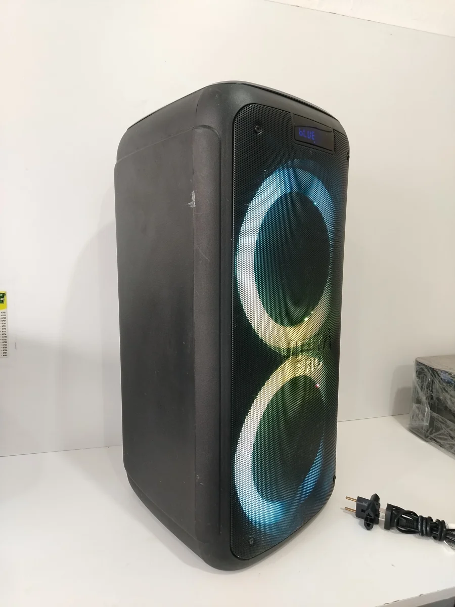 Foto 2 de Parlante Portatil Marca Vieta Pro Modelo Vm-Hw400 Usado En Buen Estado Con No Tiene Acc Cable Cte
