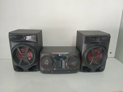 Equipo De Sonido Marca Lg Con Control Modelo Ck43 Usado Con Desgaste Acc 2 ParlantesBtUsbRadio