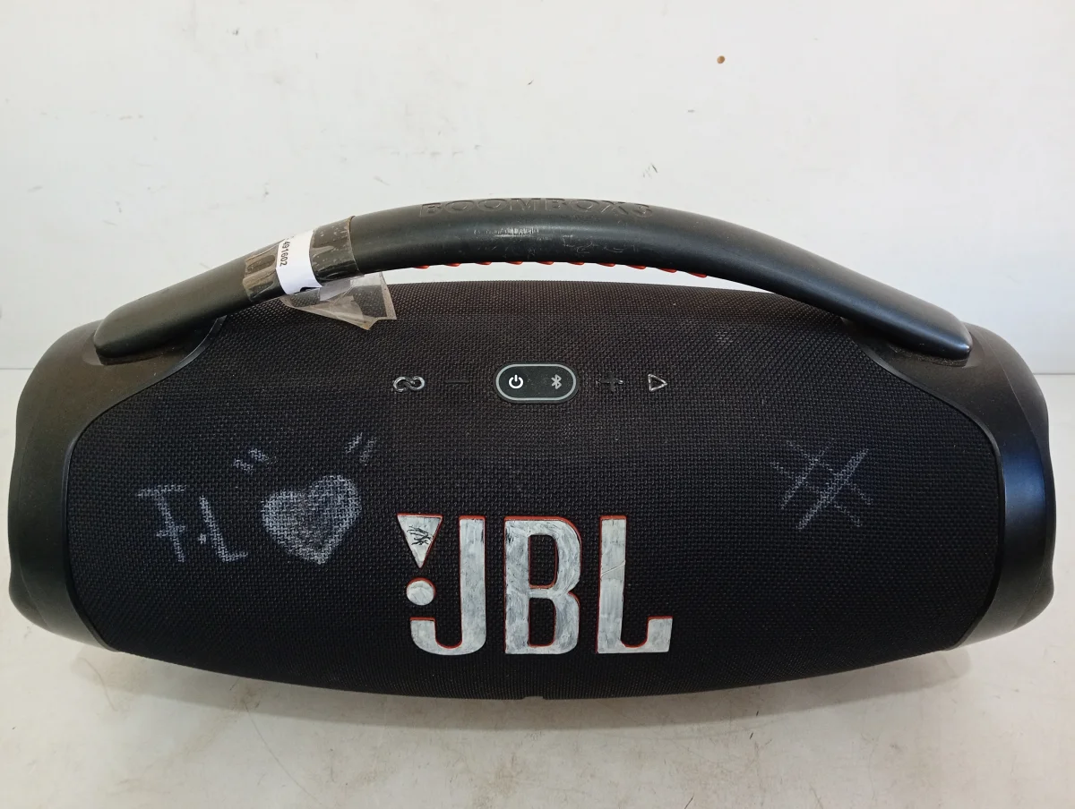 Foto 2 de Parlante Portatil Marca Jbl Modelo Bombox 3 Usado En Buen Estado Con Cable Power Acc Bt