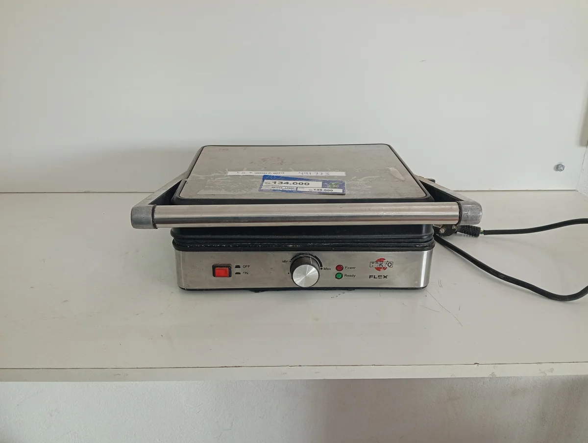 Foto 2 de Churrasquera Marca Tokyo Modelo Edtchflex360-N Usado Con Desgaste Acc No Tiene