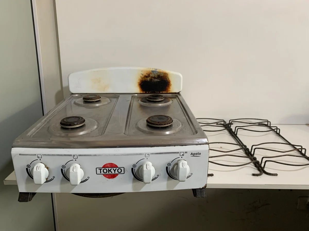 Cocina A Gas Marca Tokyo Modelo Apolo 4 Bocas Con Respaldo Usado Con Desgaste Acc Cuatro Quemadores Una Manguera Con Su Regulador