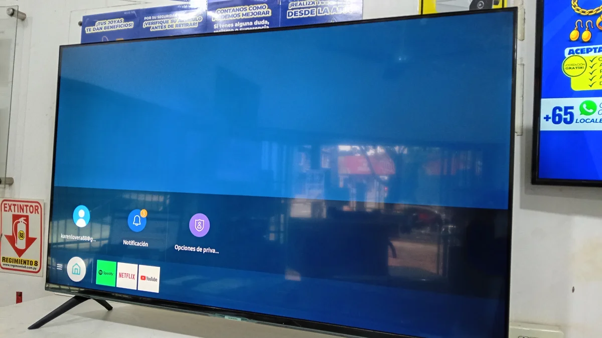 Televisor Led Smart De 50 '' Marca Samsung Modelo Un50au7090g Con Control Usado En Buen Estado Acc C/Patitas