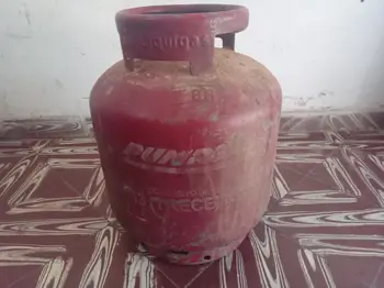 Garrafa Cap 13 Kg. Marca Puma Usado En Buen Estado Color Rojo Acc S/A