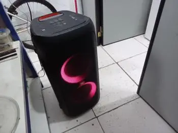 Speaker Potencia Watts No Tiene Marca Jbl Sin Control Modelo Party Box310 Usado En Buen Estado Sin Caja Acc Cable Cragador
