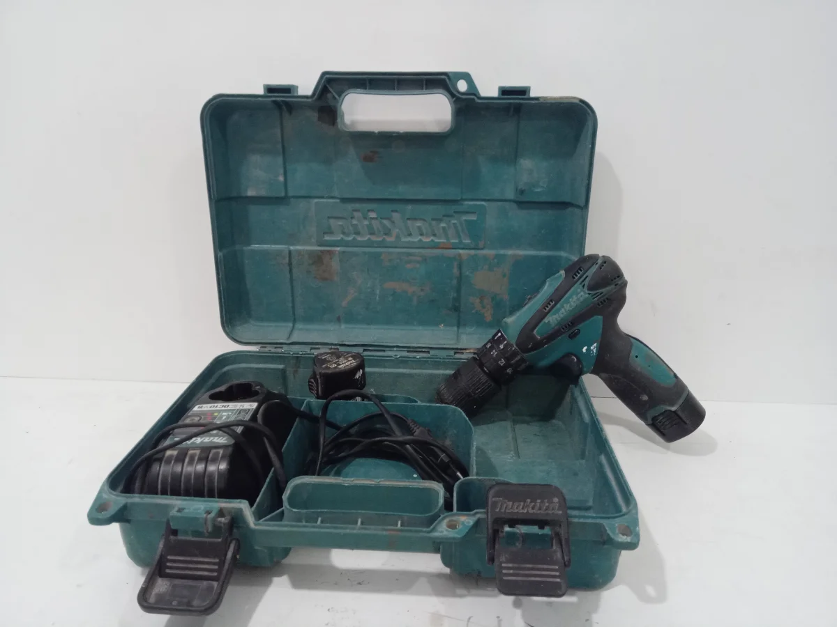 Taladro Marca Makita Modelo Hp330d Acc 2 Batierias1 Cargador