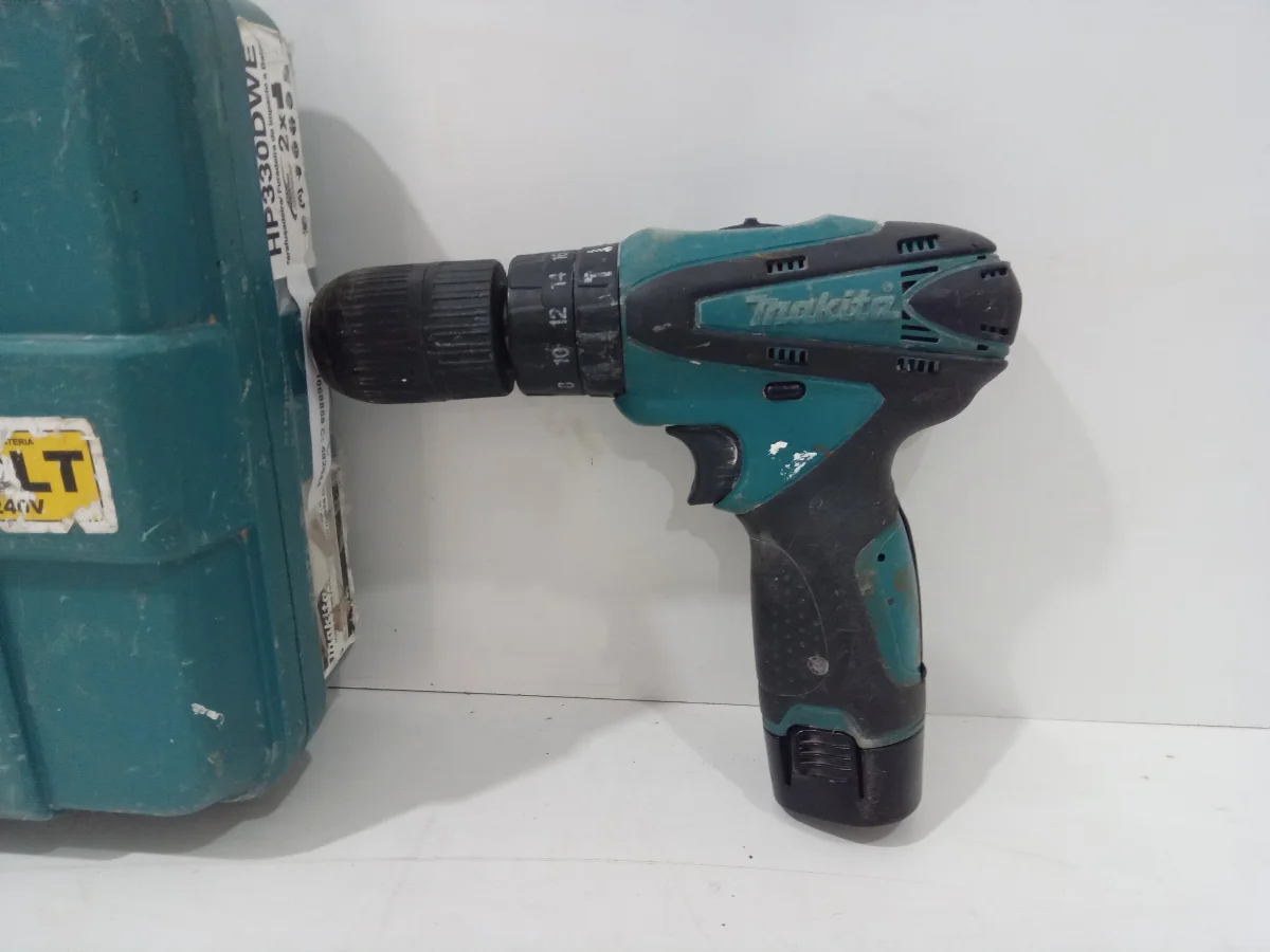 Foto 3 de Taladro Marca Makita Modelo Hp330d Acc 2 Batierias1 Cargador