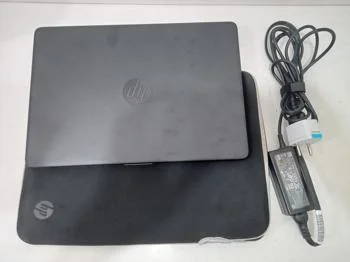 Foto 2 de Notebook Marca Hp Modelo 14-Dp052la Procesador Celeron Memoria Ram 4 Gb Disco Duro 120 Gb Generacion 4.120 Acc Estuche Negro