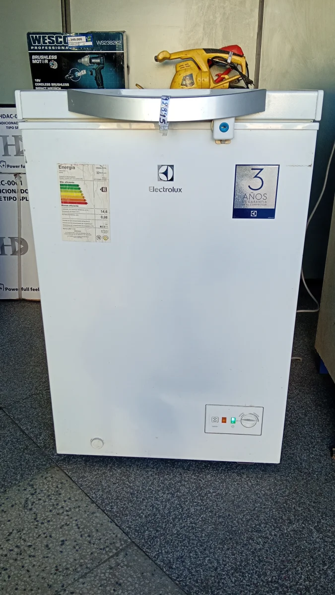 Congeladora / Frezzer Marca Electrolux Litros 100 Modelo Efcc12c5hqw Usado En Buen Estado Acc No Tiene
