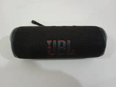 Speaker Potencia Watts No Tiene Marca Jbl Sin Control Modelo Flip 6 Usado En Buen Estado Sin Caja Acc Sucio Y Rasoado Por Los Costado
