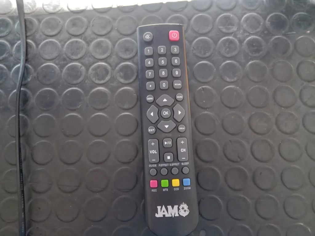 Foto 3 de Televisor Led Convencional De 32 '' Marca Jam Modelo Ja32hd2000 Usado En Buen Estado Con Control Sin Caja Acc Par D Epatitas