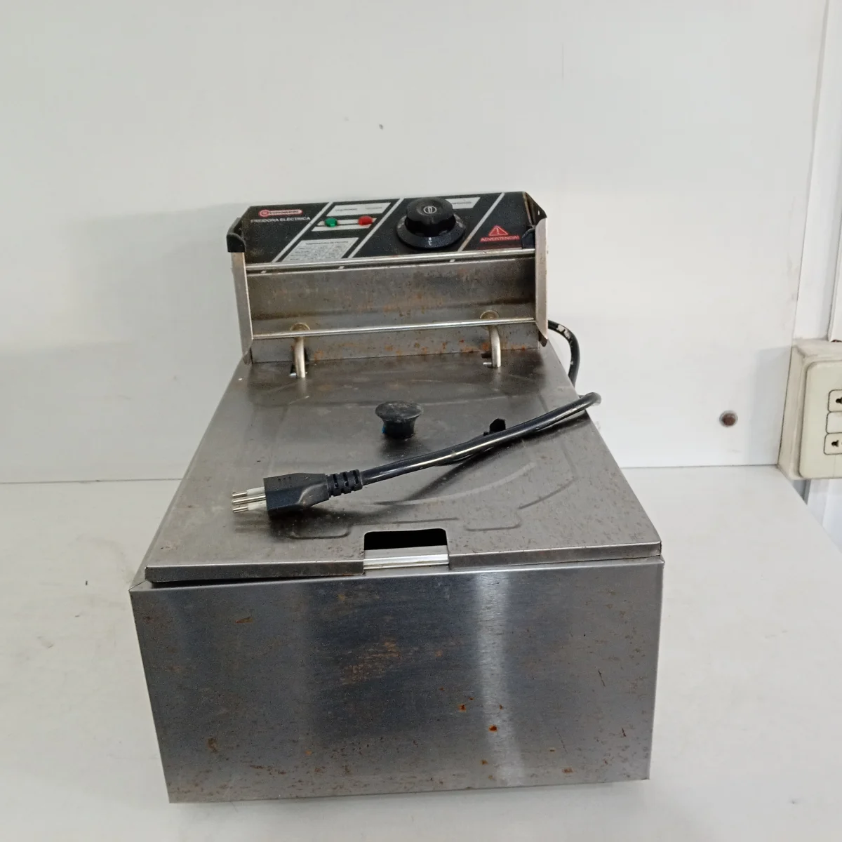 Fritadora Marca Visioneer Modelo Vr-2281 Usado En Buen Estado Acc Con Regulador De Temperatura