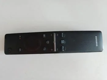 Foto 3 de Televisor Led Smart De 50 '' Marca Samsung Modelo Un50tu7000g Con Control Usado En Buen Estado Acc Par De Patitas