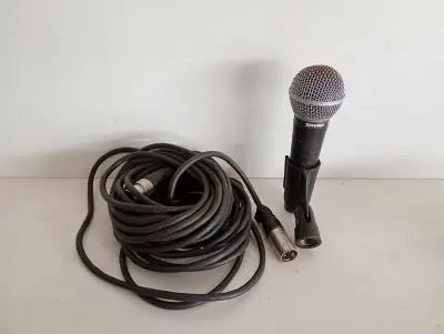 Microfono Marca Shure Modelo Sm58 Usado En Buen Estado Acc PlusCable De 10 Metros