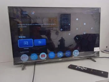 Televisor Led Smart De 32 '' Marca Jam Modelo Uktrasgtm Con Control Usado En Buen Estado Acc Dos Patitas
