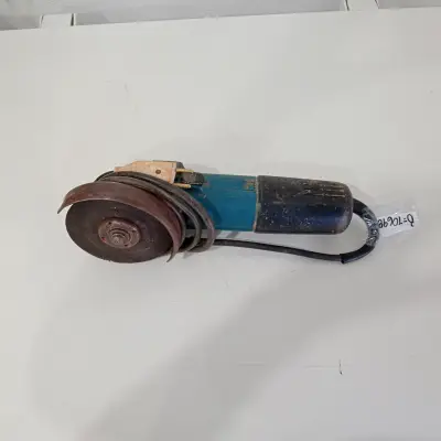 Pulidora Marca Makita Modelo 9557hn Tamaño Pequeño Usado Con Desgaste Acc DiscoProtector