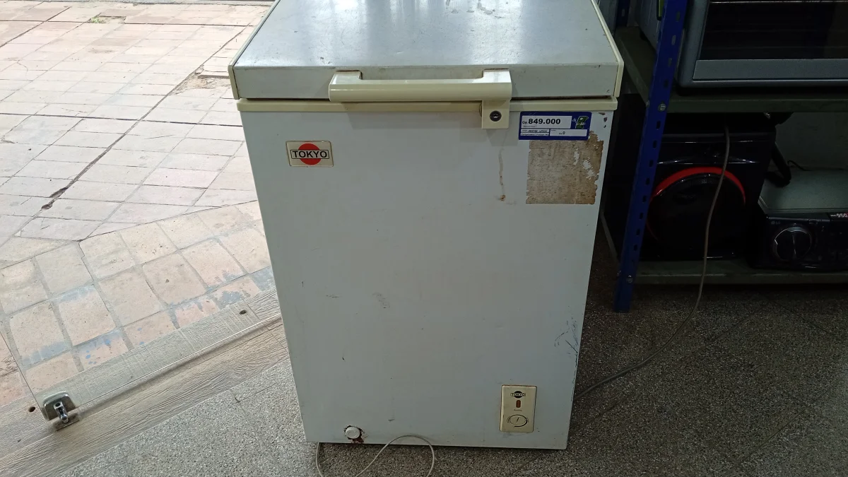 Congeladora / Frezzer Marca Tokyo Litros 120 Modelo Tcon120cv Usado Con Desgaste Acc No Tiene